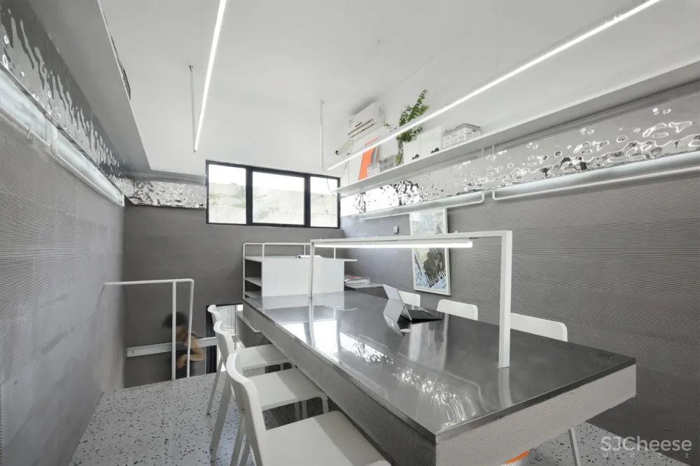 离宅半米 30平的工作室装12人,有植被还能办沙龙?