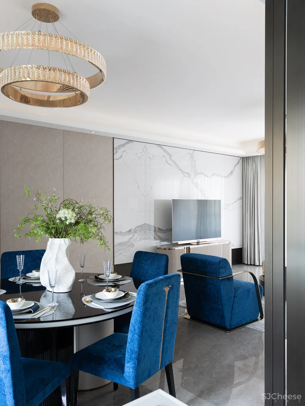 大气精致的155㎡住宅，一抹蓝色唤醒时尚气息！