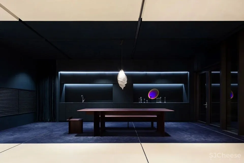 变幻的空间模块创造丰富的展示空间 Chapter One精选店 WGNB