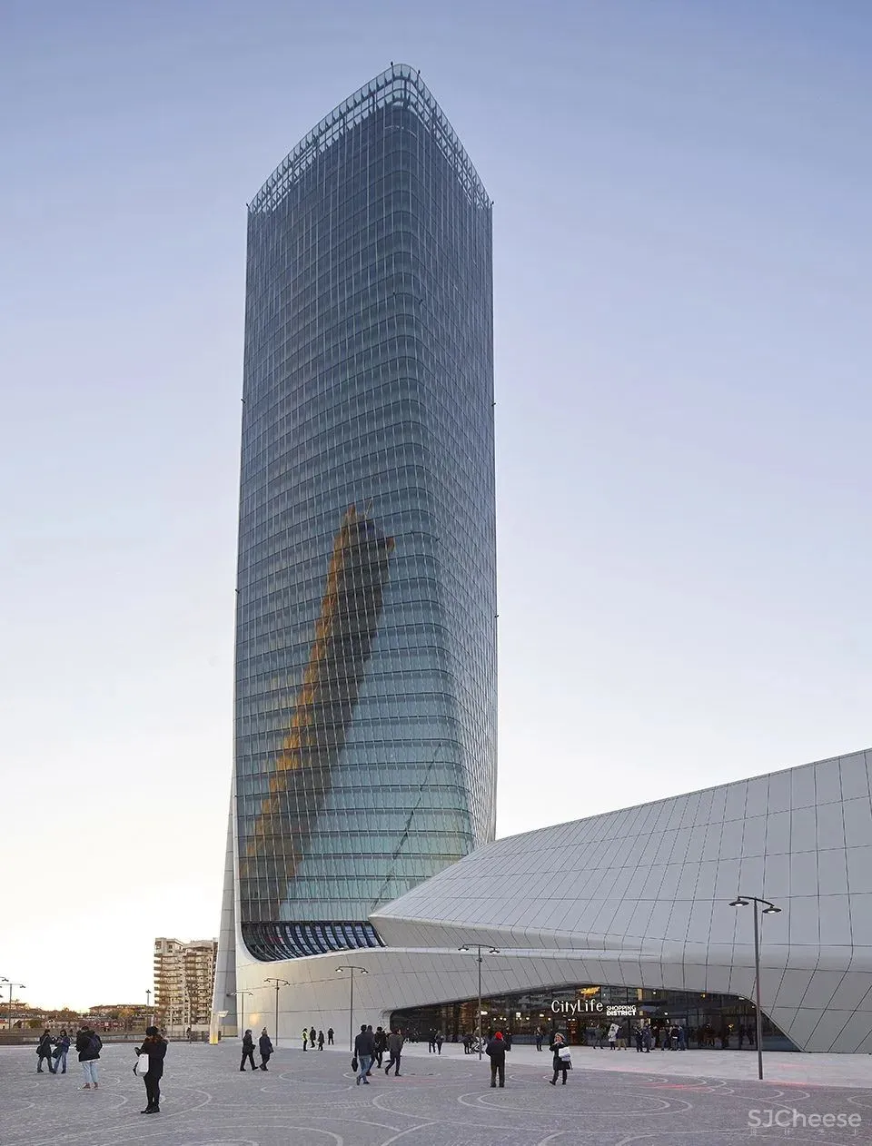 这般律动轻盈,100%扎哈出品!处于米兰黄金地段的Citylife,ZHA参与设计了一半