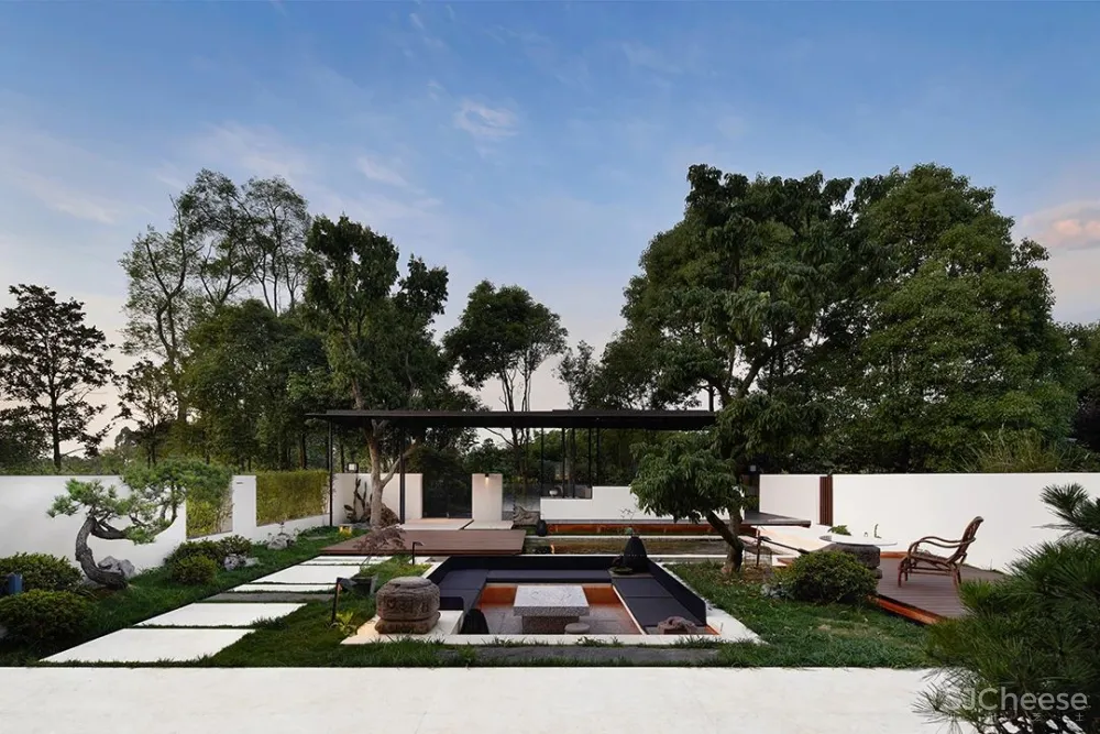 560m² 向心而居大宅，充盈着生活与艺术气息的设计师之家