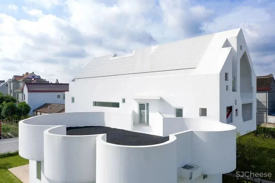 我家有地,为什么要造丑房子?上海夫妻200万造出极简别墅