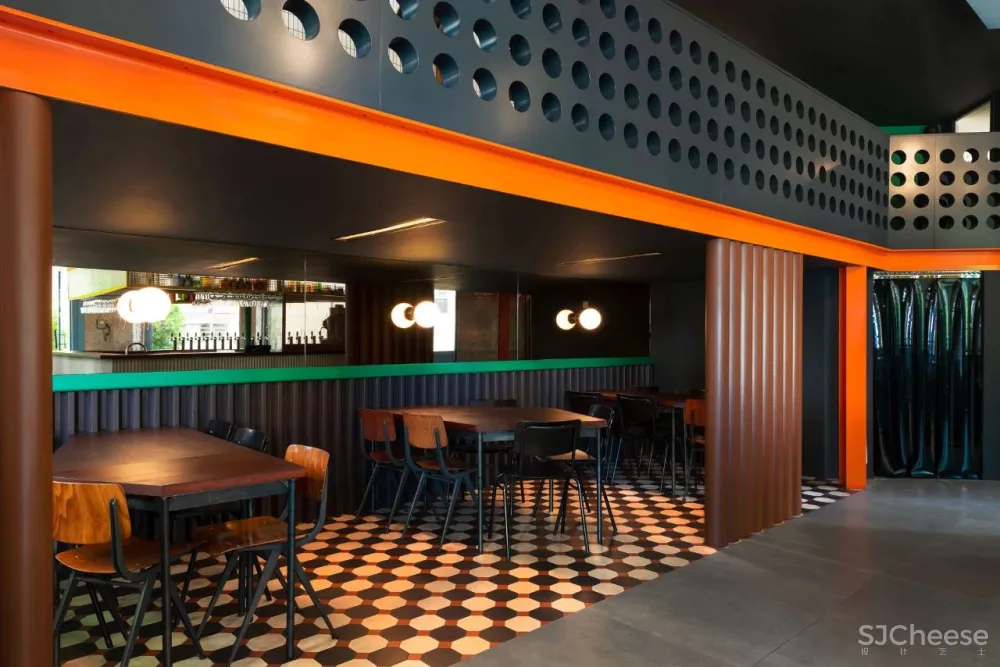 La Raffinerie Modernist Beer Bar in Lyon by Un Studio.