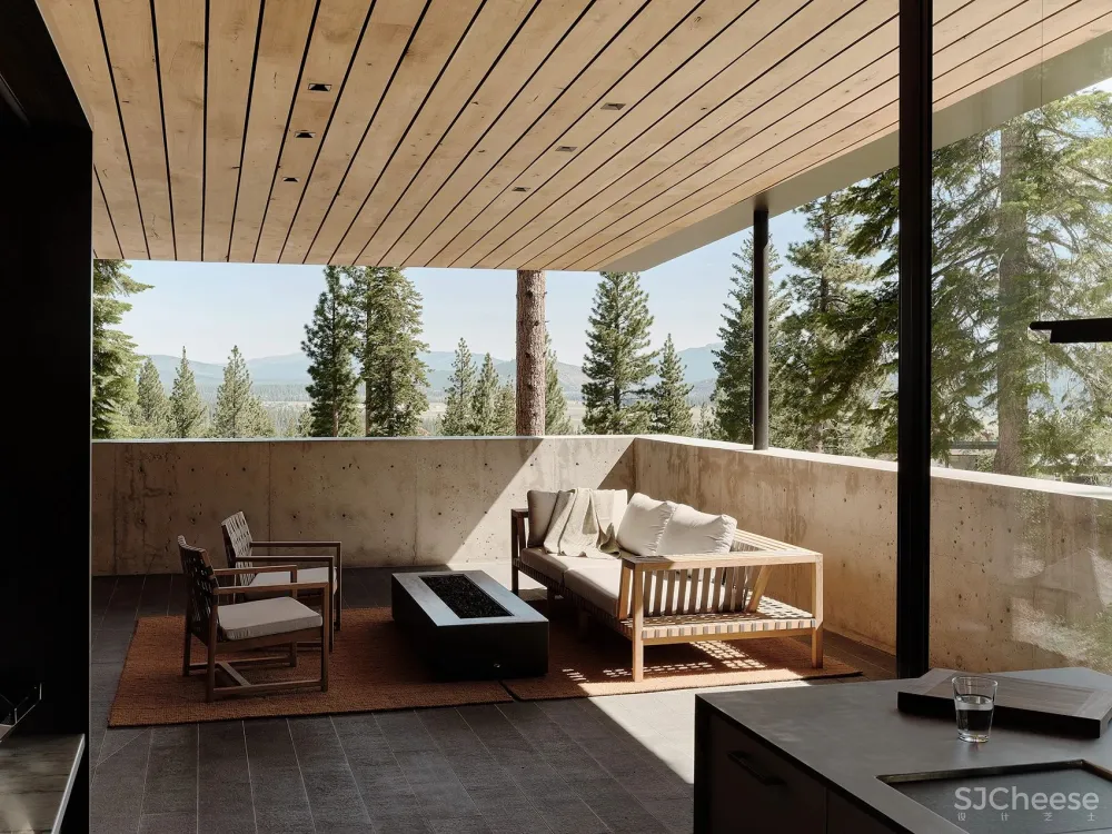 隐匿于山林的住宅 Lookout 滑雪屋 Faulkner Architects