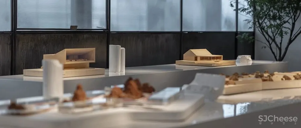 谷 腾 无 设 计 自 由 生 长