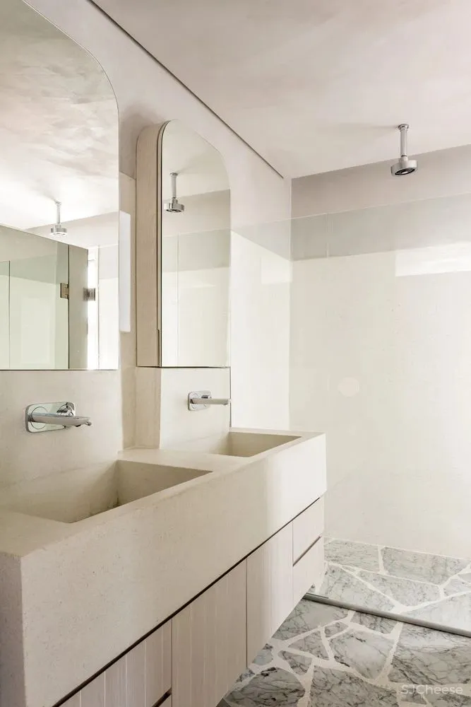 这对夫妇用165平米的家专门招待客人，只做一间卧室却有三间厕所！