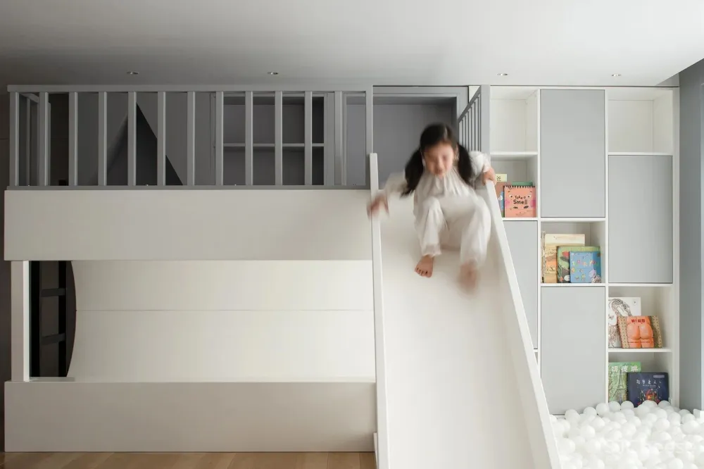 成都两娃之家,溜滑梯、荡秋千,150㎡里好玩、功能、收纳,每样都很强大!