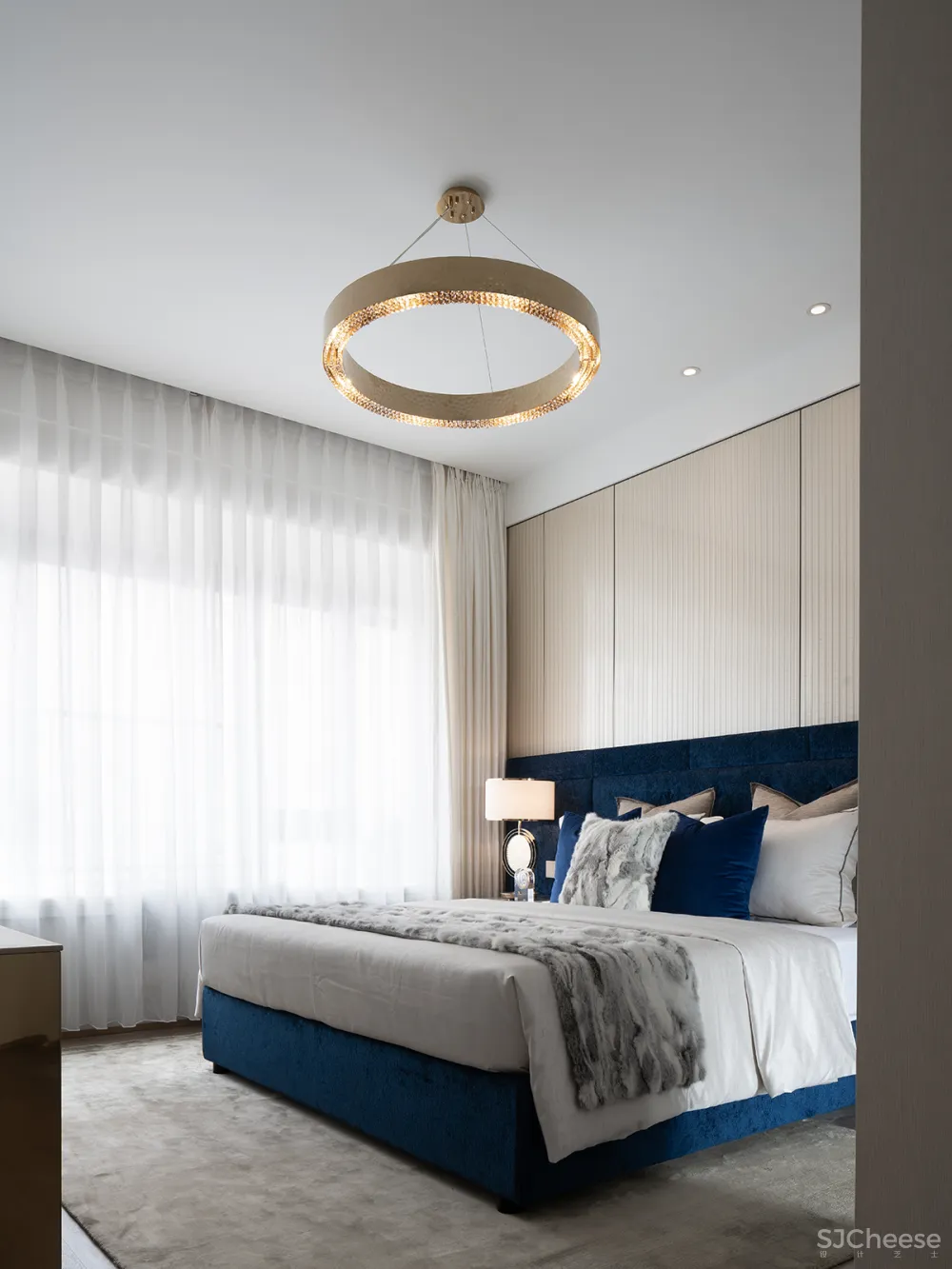 大气精致的155㎡住宅，一抹蓝色唤醒时尚气息！
