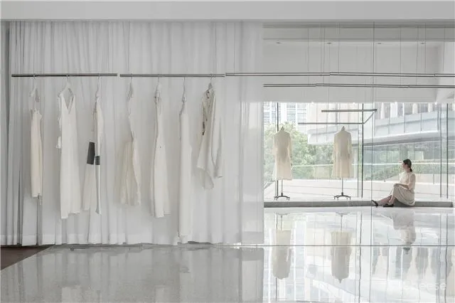 气氛很到位-如何看待当代先锋与本土创新 ！