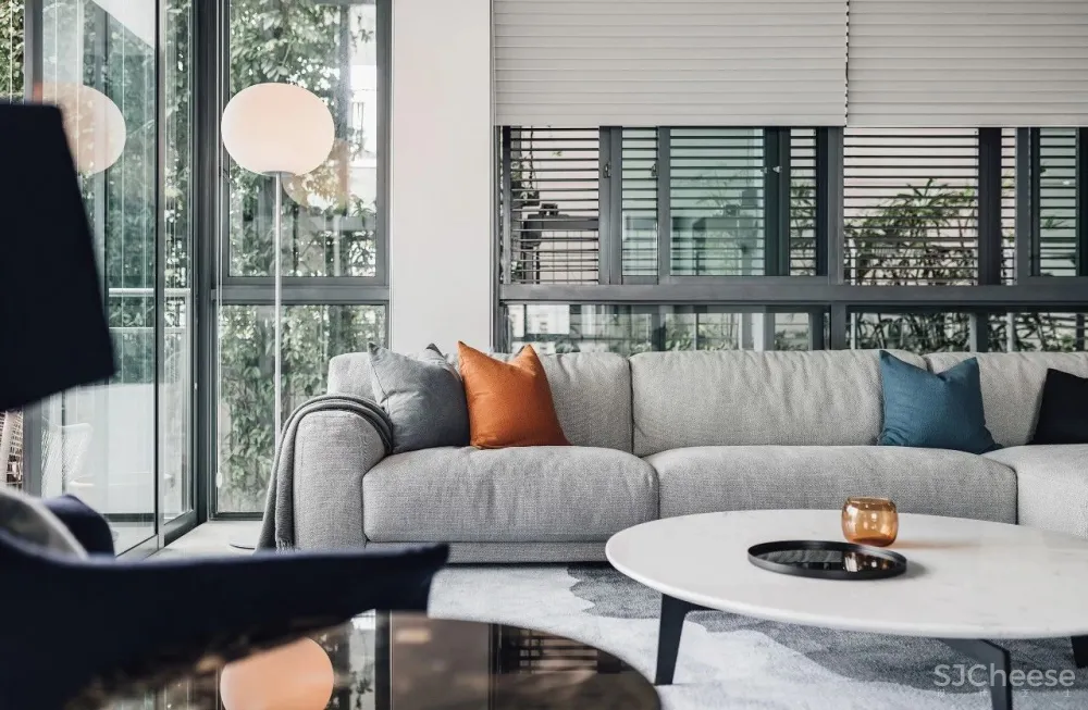 郑军:成都 240 m² 极简大平层,兼顾自由与温暖的家!