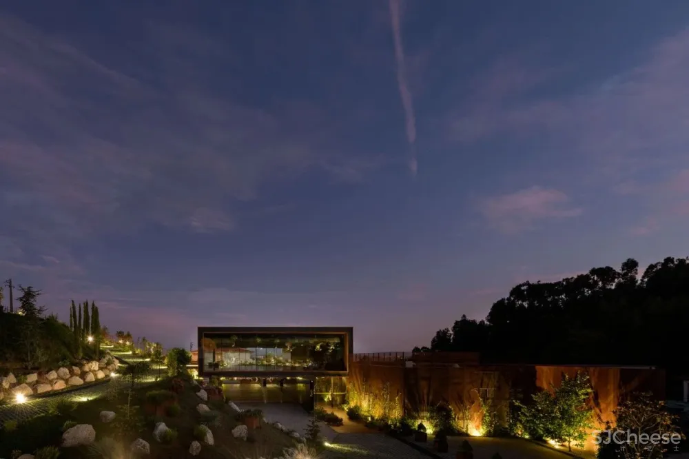 MMV arquitectos丨悬浮的盒子，葡萄牙