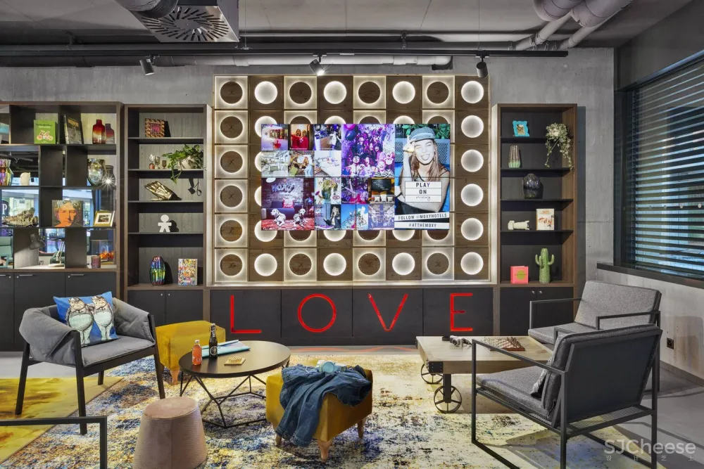 被称作「小W」的Moxy酒店,瑞士又开新店,外墙竟是预制模块,果然够潮