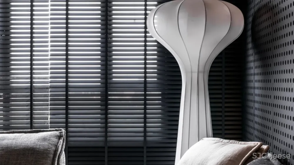 120㎡质感简约私宅,谁说黑色沉闷又压抑?