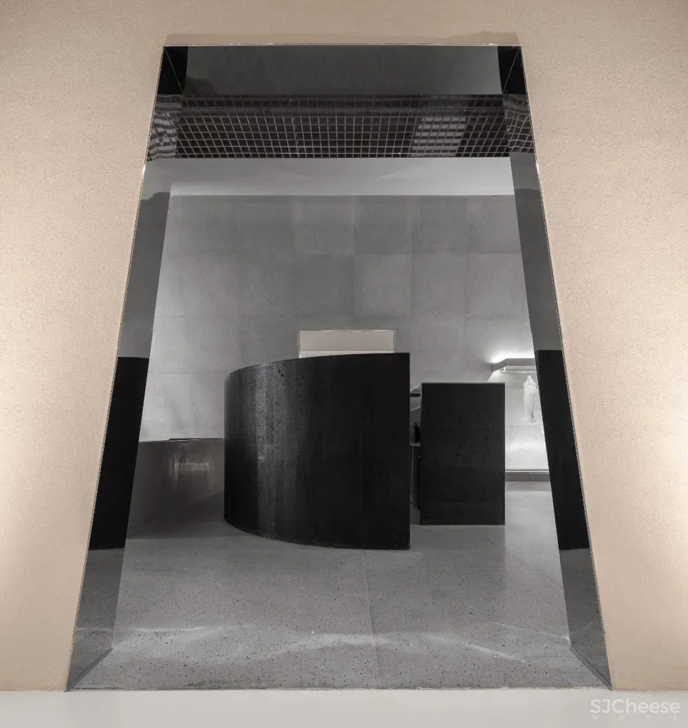 气氛很到位-如何看待当代先锋与本土创新 ！