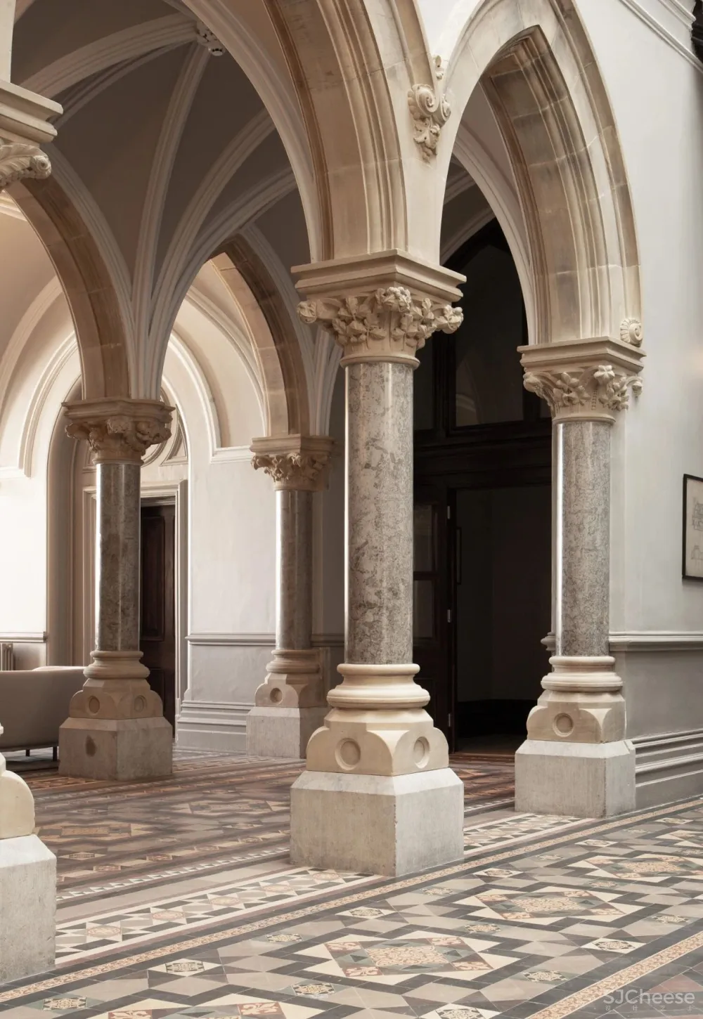 Youth Studio｜Stone Cross ：a Manor House Built in 1878 Modernized