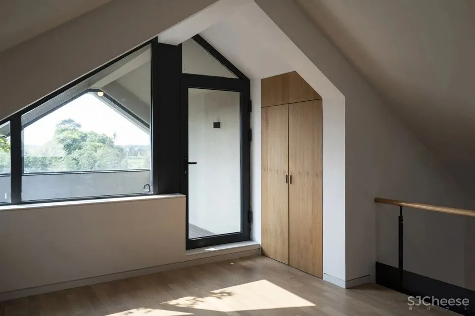 非典型性反乌托邦乡建 面向田野的住宅 空格建筑