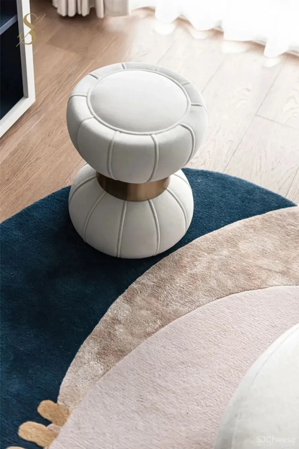 柳岸晓风顶楼跃层，精致无边，家是居者的精神延伸 s