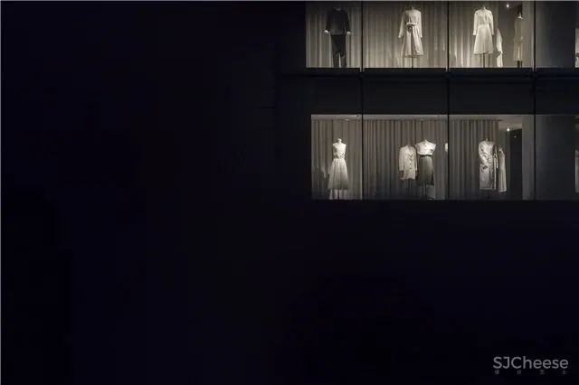 气氛很到位-如何看待当代先锋与本土创新 ！