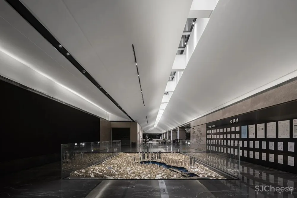 时代 光 静谧 美的内核