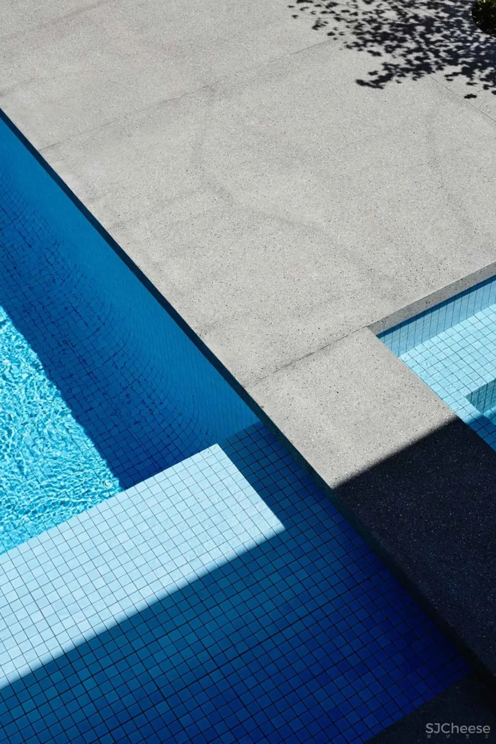 精致而富有细节的极简主义 Mckimm新作