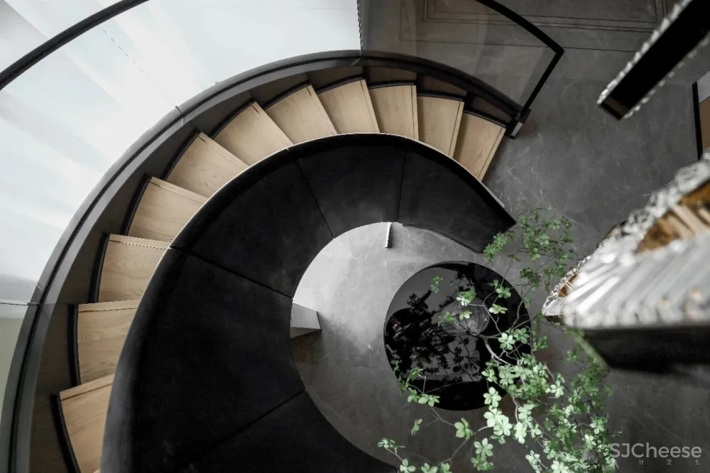 617㎡顶层艺术美宅，尽享无敌极奢海景！