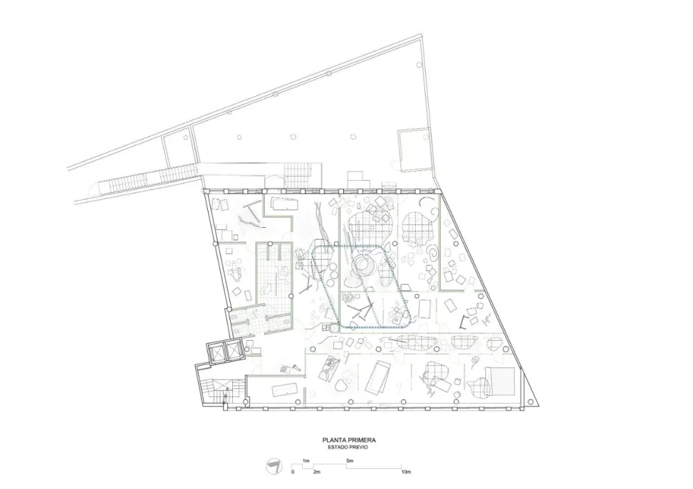 办公楼变身公寓楼,玻璃砖做的中庭,串连起空间之美!
