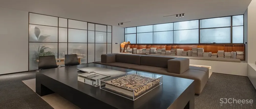 谷 腾 无 设 计 自 由 生 长