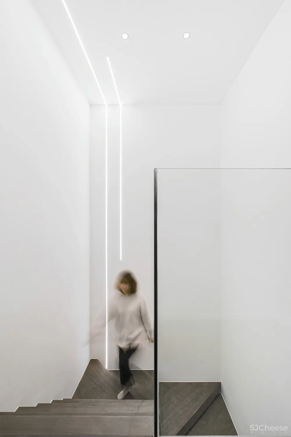 217㎡极简舒适家,纯粹即生活的平衡 缪茹