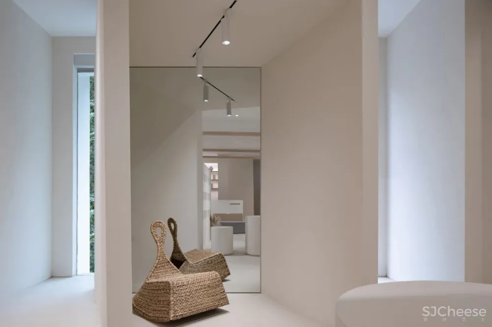 打碎、叠加、重组，构建个性盒子空间 凹设计