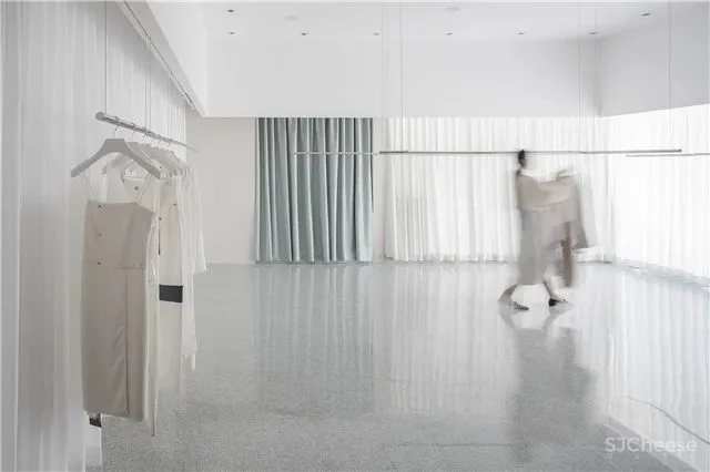 气氛很到位-如何看待当代先锋与本土创新 ！