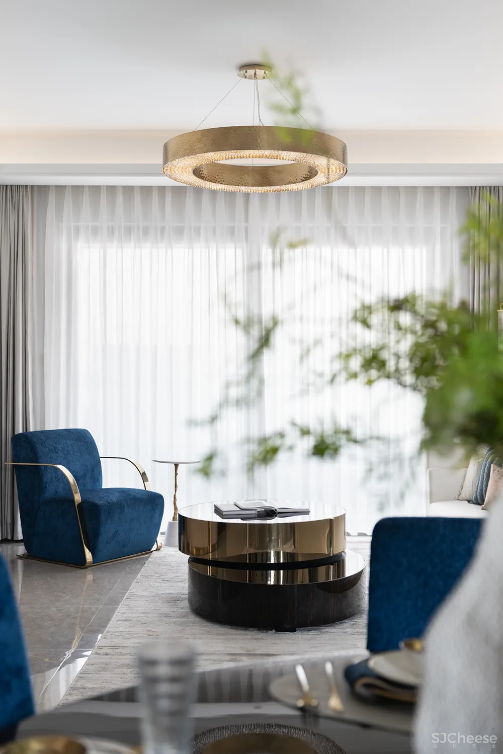 大气精致的155㎡住宅，一抹蓝色唤醒时尚气息！