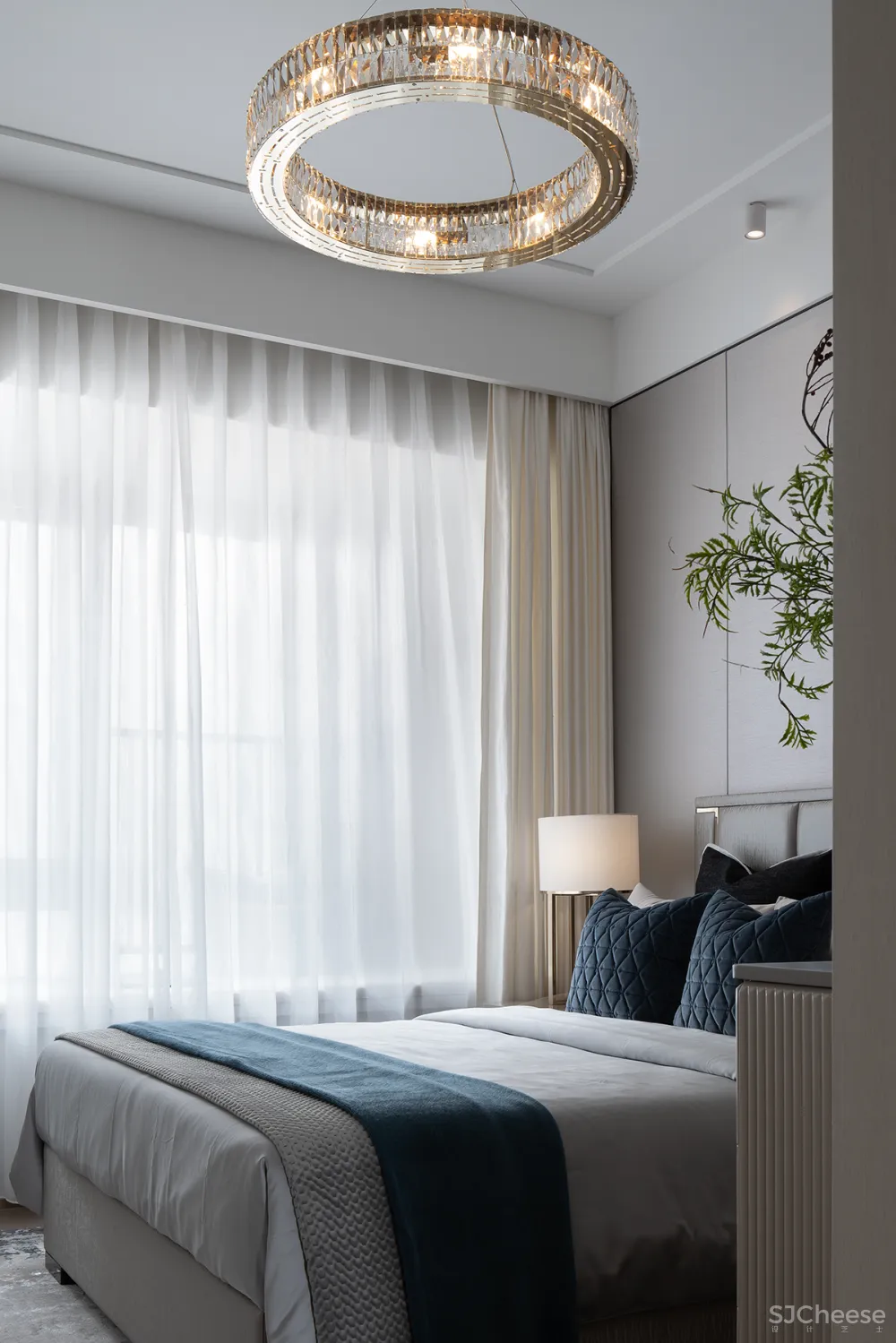 大气精致的155㎡住宅，一抹蓝色唤醒时尚气息！