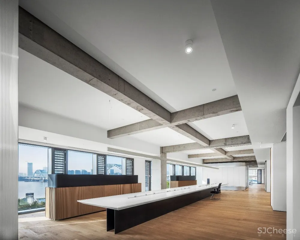 佳作 万境设计 × 凌笛OFFICE:极简办公空间的场所精神