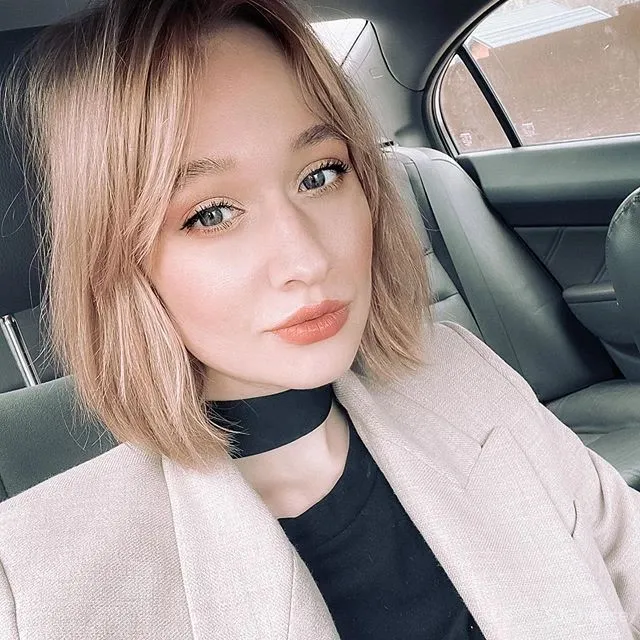 黄铜 原木,优雅的轻奢居所