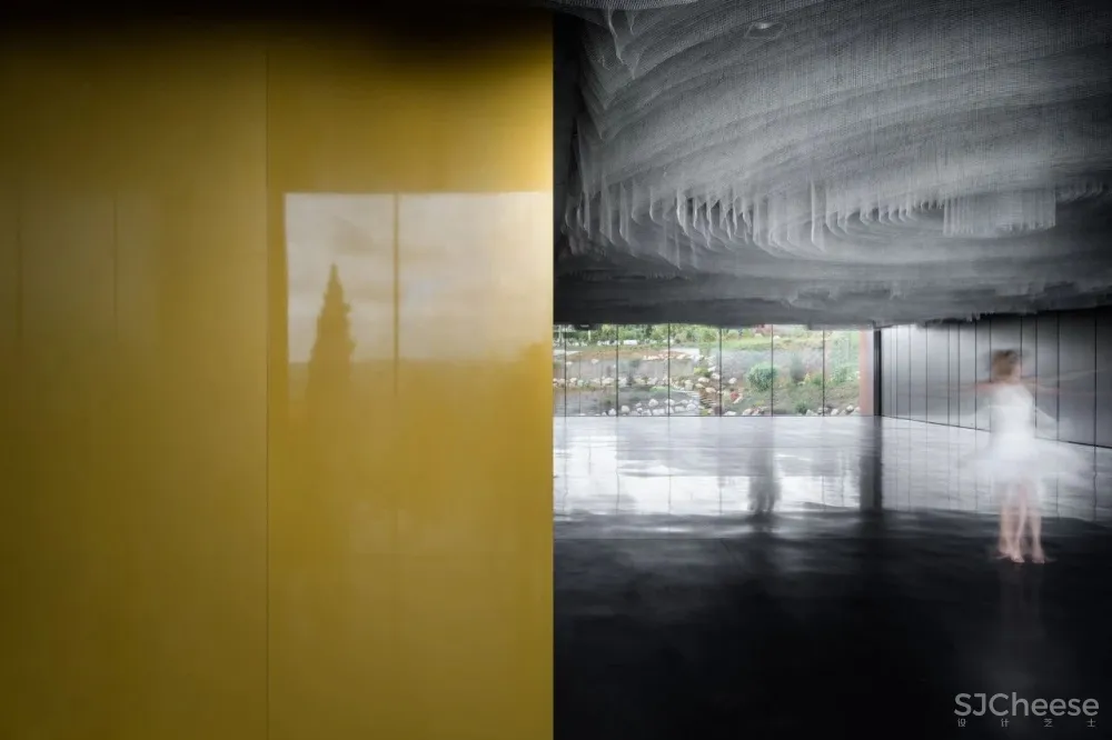 MMV arquitectos丨悬浮的盒子，葡萄牙