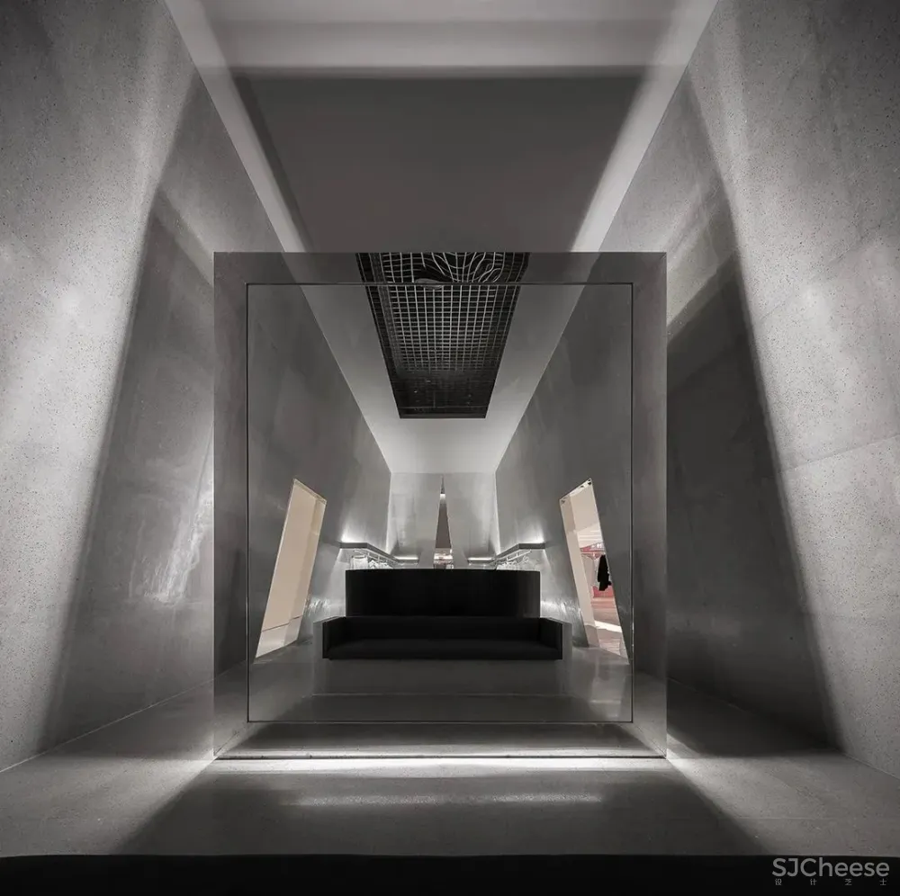 气氛很到位-如何看待当代先锋与本土创新 ！