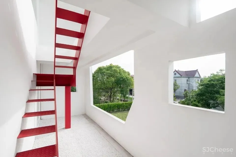 我家有地,为什么要造丑房子?上海夫妻200万造出极简别墅