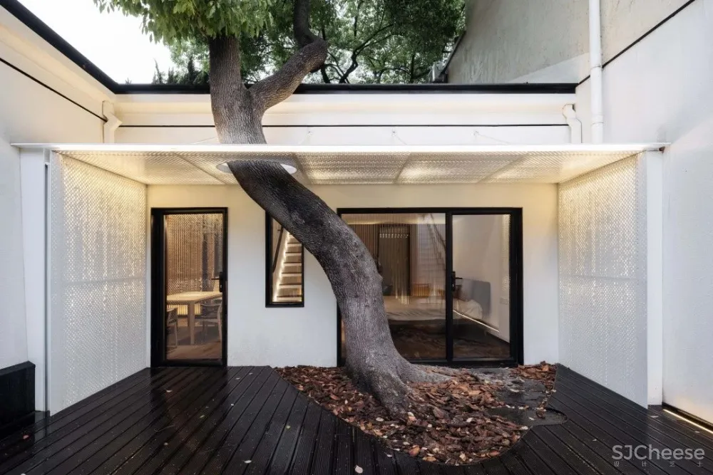 上海 100㎡ 小宅院,花 6 年建成,设计处处有亮点