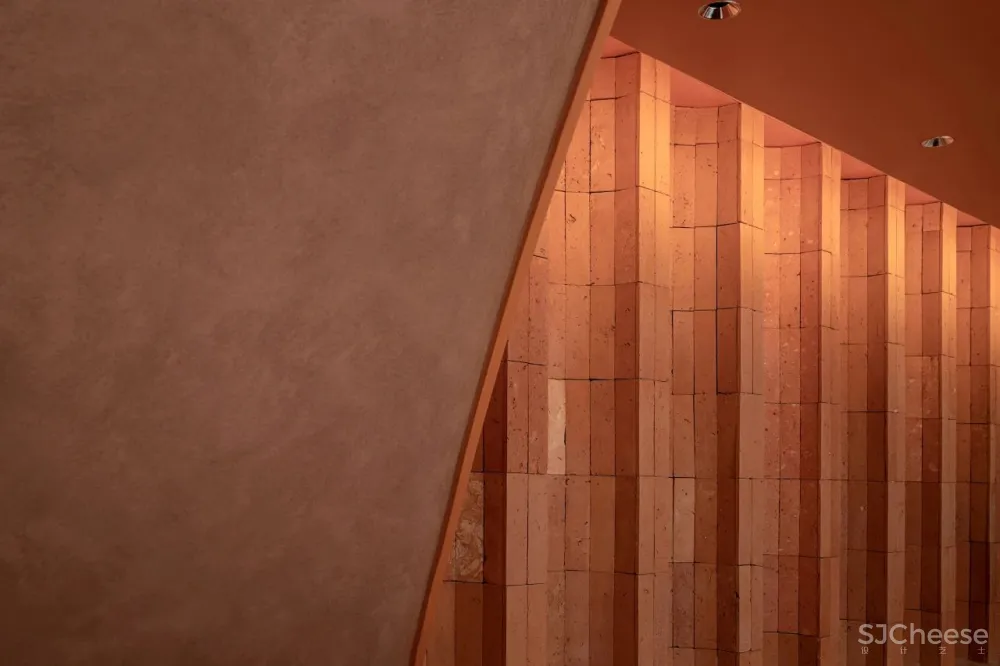 火山石 红砖,47㎡球形空间的暧昧与冲突!