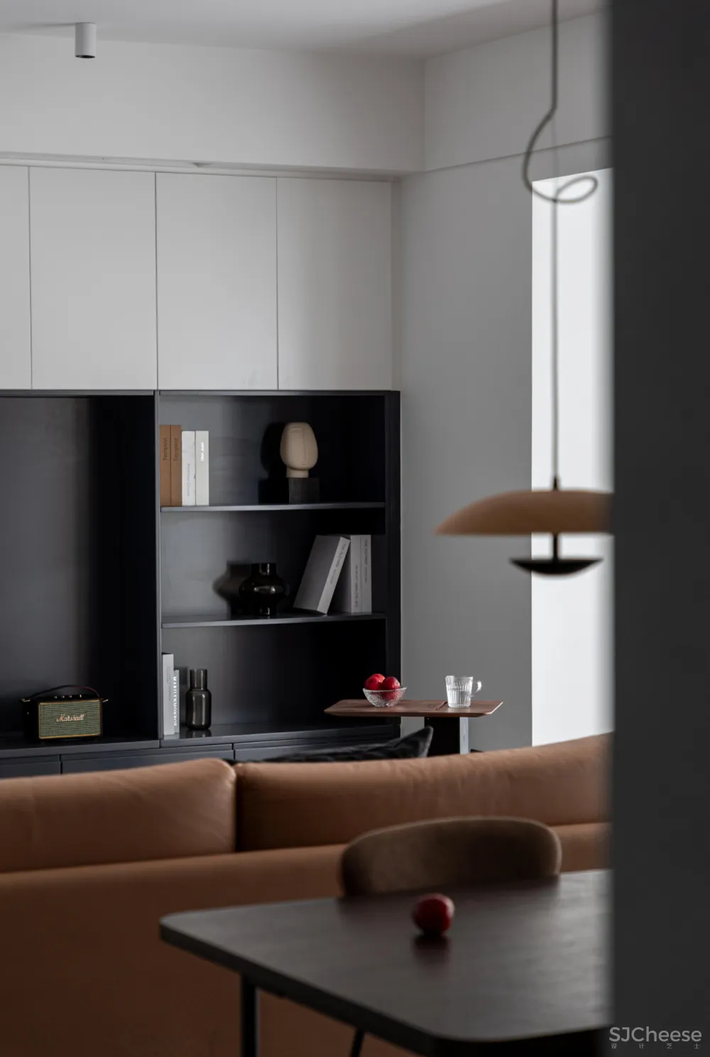 阳光大男孩买下147㎡，把「音乐会」搬进黑白灰的个性之家