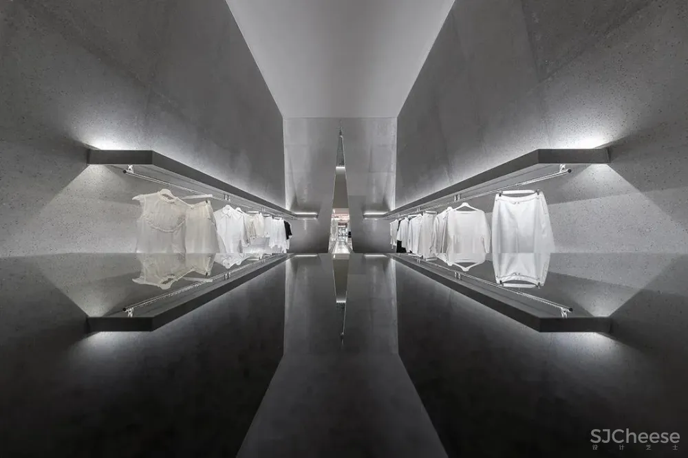 气氛很到位-如何看待当代先锋与本土创新 ！