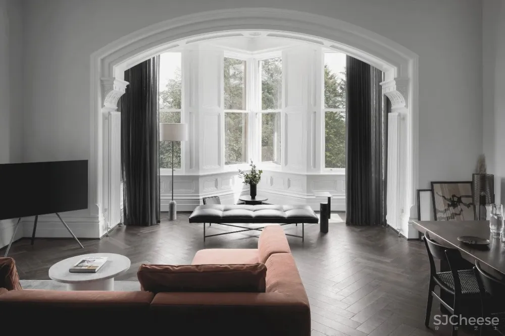 Youth Studio｜Stone Cross ：a Manor House Built in 1878 Modernized