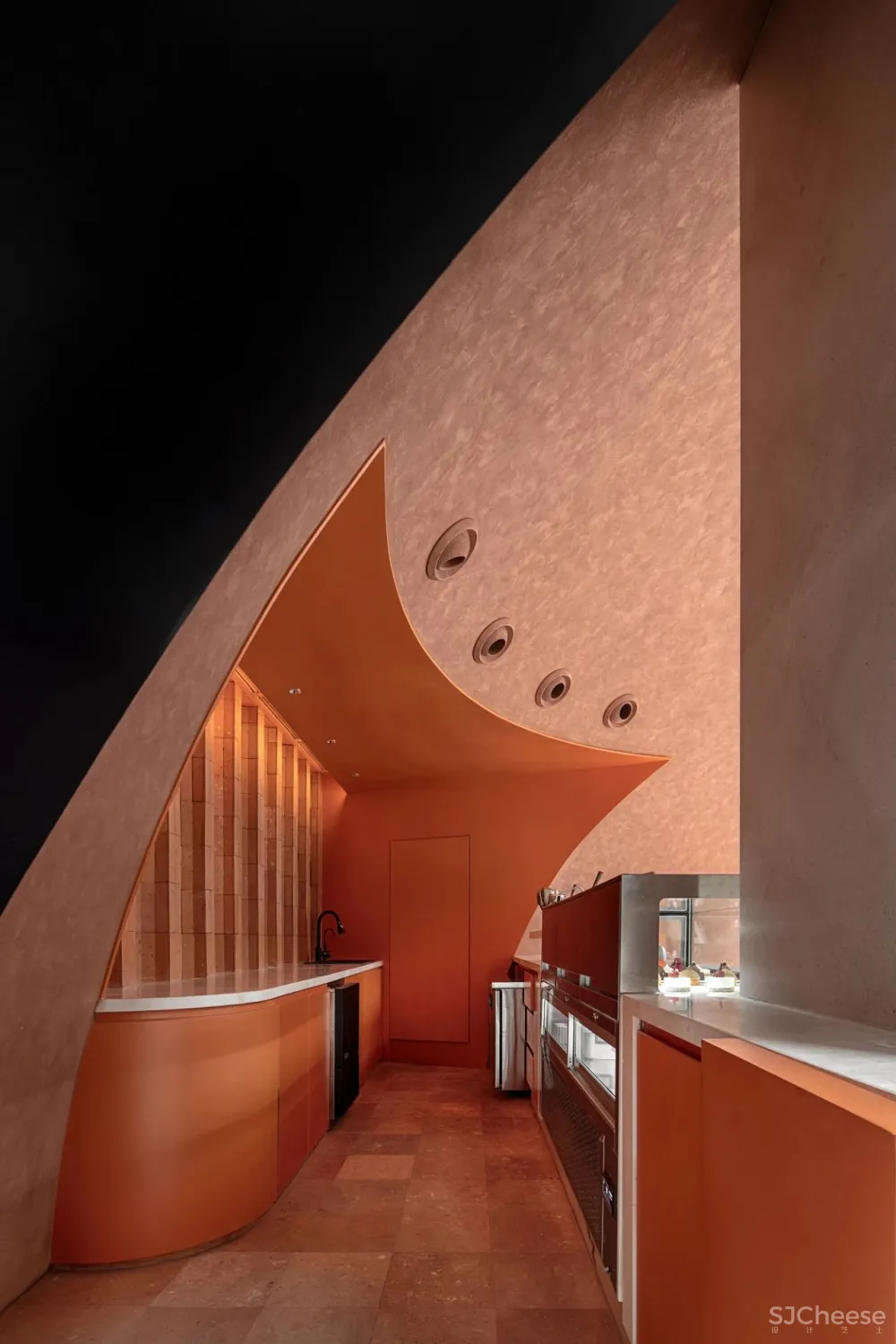 火山石 红砖,47㎡球形空间的暧昧与冲突!