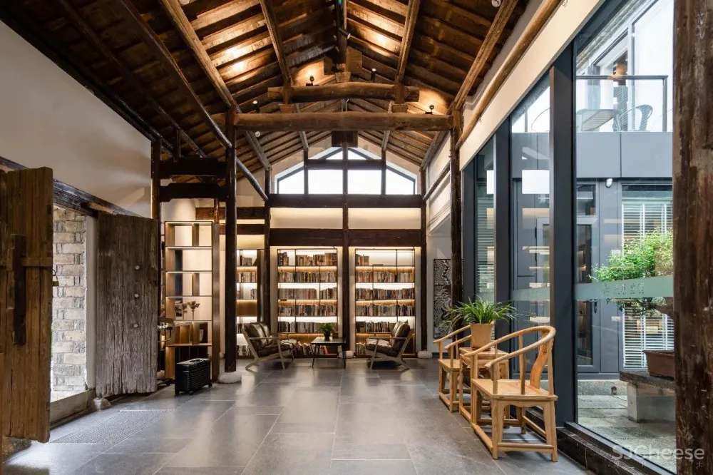 云里安凹：从14户普通民房到142亩精致山居，一座平凡村落的进化史