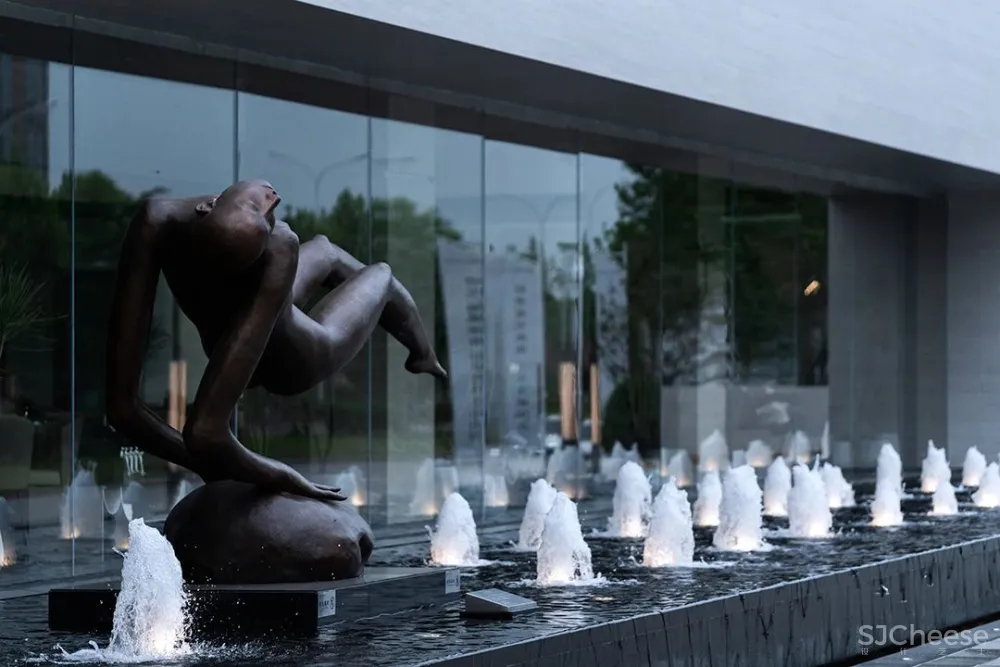 时代 光 静谧 美的内核