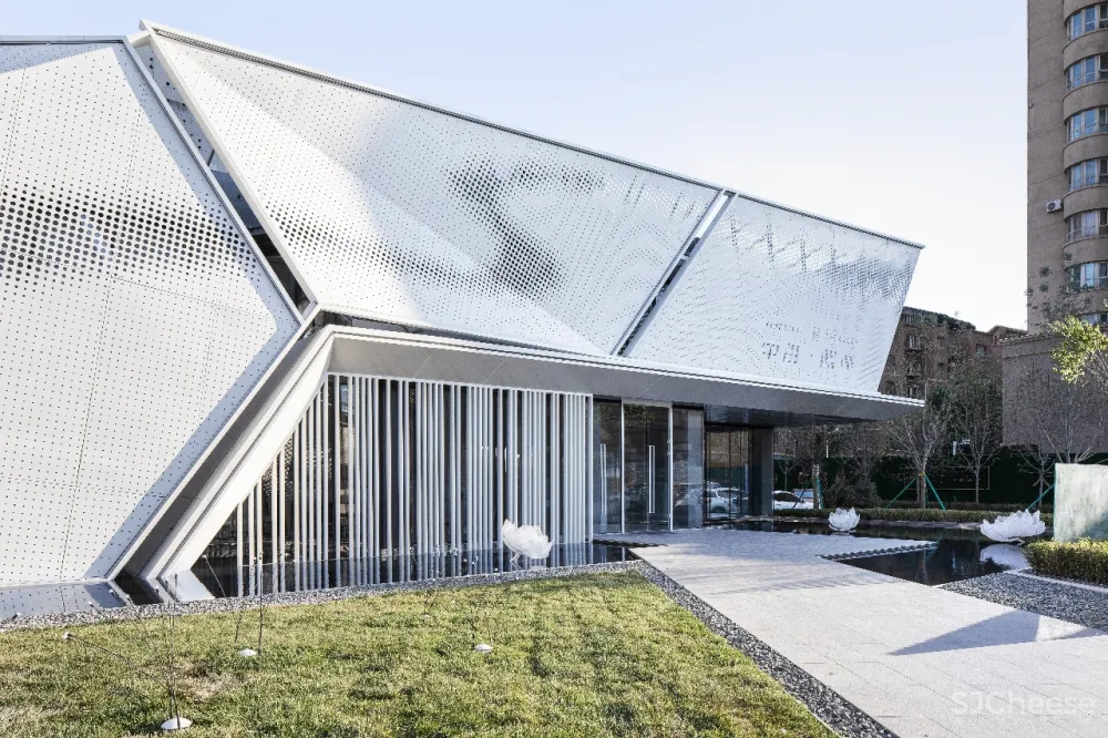 熊灿×乌鲁木齐熙岸地产中心:自由的空间,应拥有纯净的灵魂