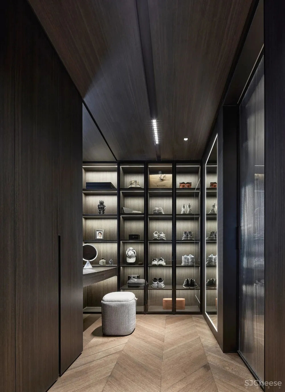 半挑空,现代简约大复式!