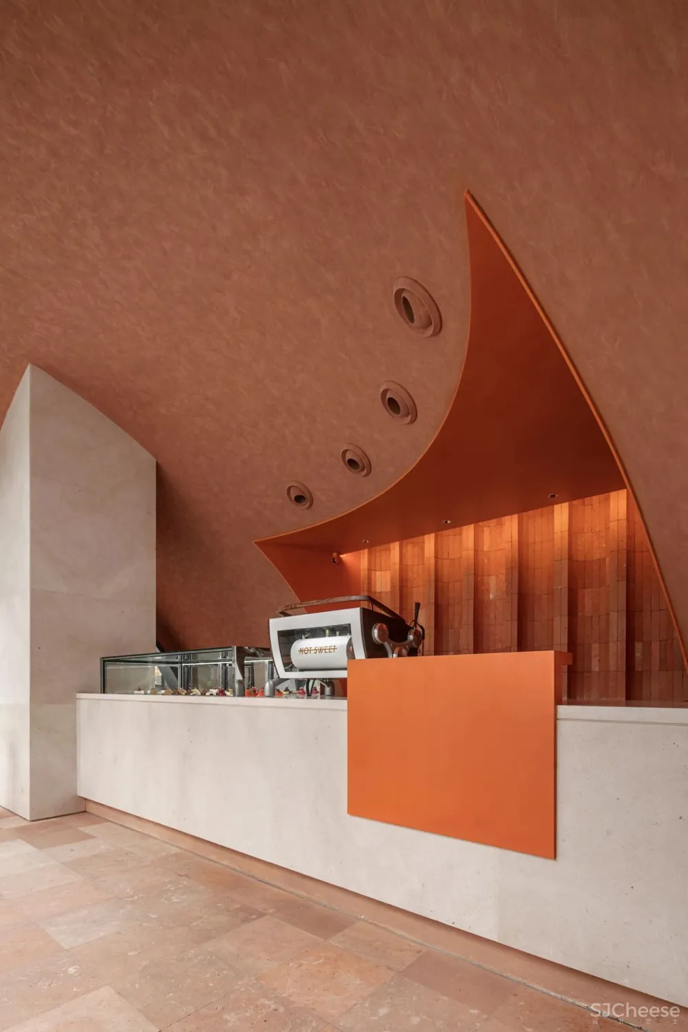 火山石 红砖,47㎡球形空间的暧昧与冲突!