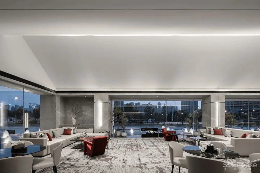 时代 光 静谧 美的内核