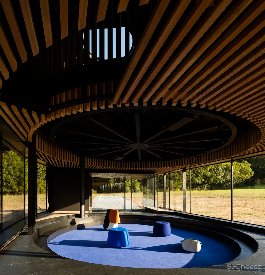 别墅这样设计,车库都省了!